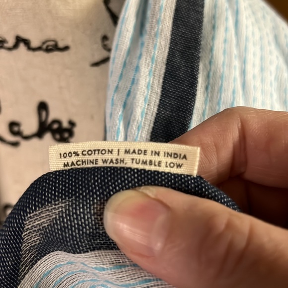 Scarf - Picture 3 of 6